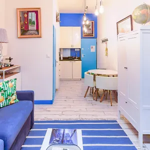 Apartment Studio Travel 24m2, 120m Vieux-port ,clim , Wifi ,acces Autonome Avec Code, Marseille